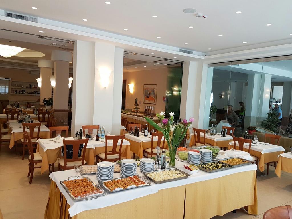 Hotel Pineta Sottomarina Esterno foto